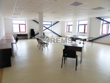 Birouri in cladire reprezentativa / Parc industrial  85 / 120 / 260 mp