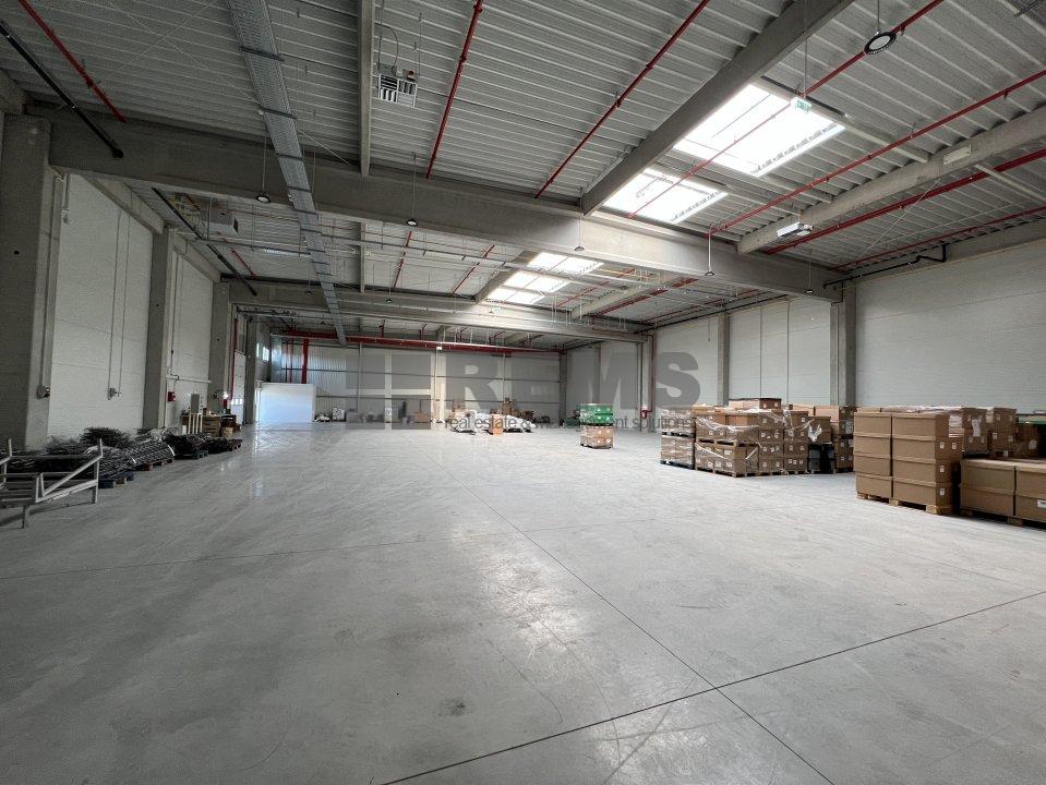 Industrial space for rent int Exterior Est at 9828 EURO ID: P8082